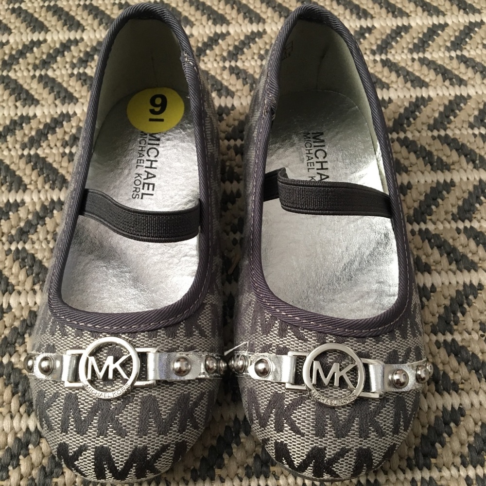 Michael Kors Girls Shoe 9